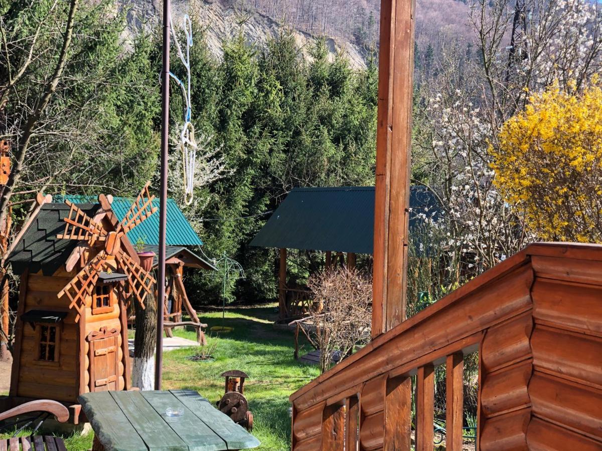 U Yaroslava Hotel Yaremche Exterior foto